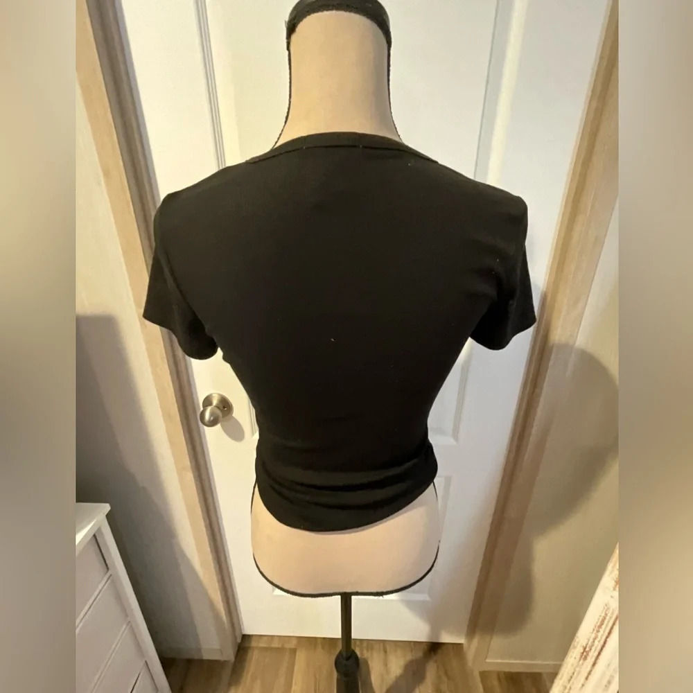 Better Together sz Medium black top with gathering on each side. - Picture 3 of 5